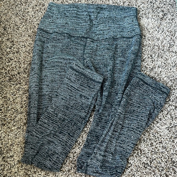 Lululemon - Picture 1 of 4